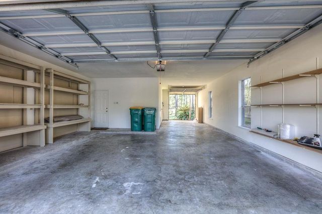 6 Greycrest Place, The Woodlands, TX 77382