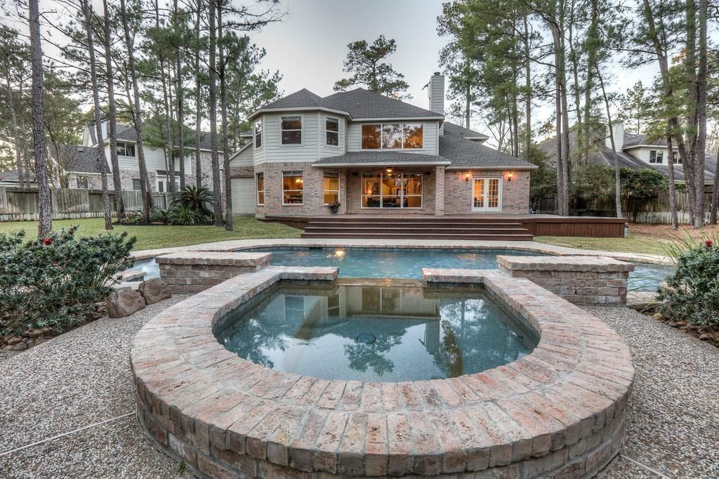 6 Greycrest Place, The Woodlands, TX 77382