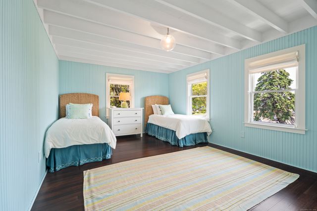 118 Middle Beach Road, Madison, CT 06443