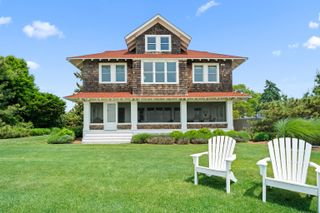 118 Middle Beach Road, Madison, CT 06443