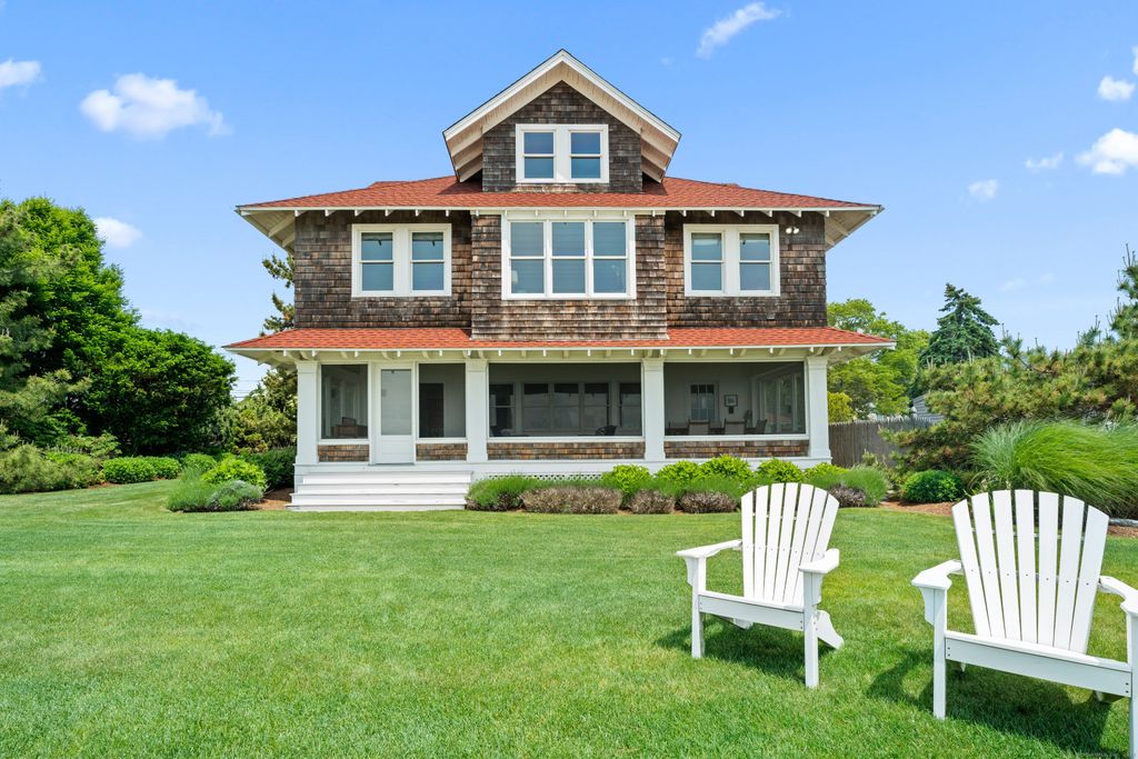 118 Middle Beach Road, Madison, CT 06443