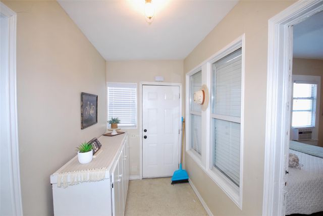 125 W Wallace ST, Gonzales, TX 78629