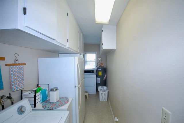 125 W Wallace ST, Gonzales, TX 78629