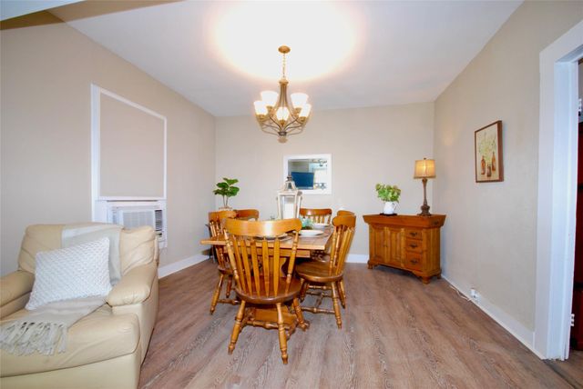 125 W Wallace ST, Gonzales, TX 78629