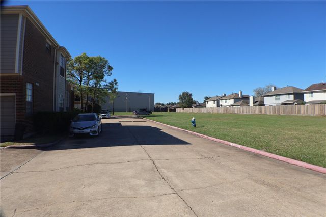 8888 Benning Drive 162, Houston, TX 77031