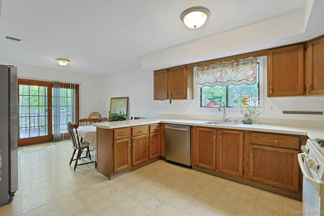 6 Gage Court, Tappan, NY 10983
