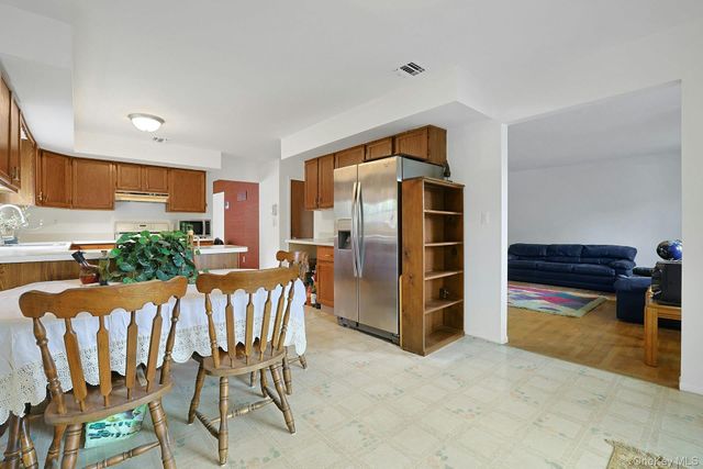 6 Gage Court, Tappan, NY 10983