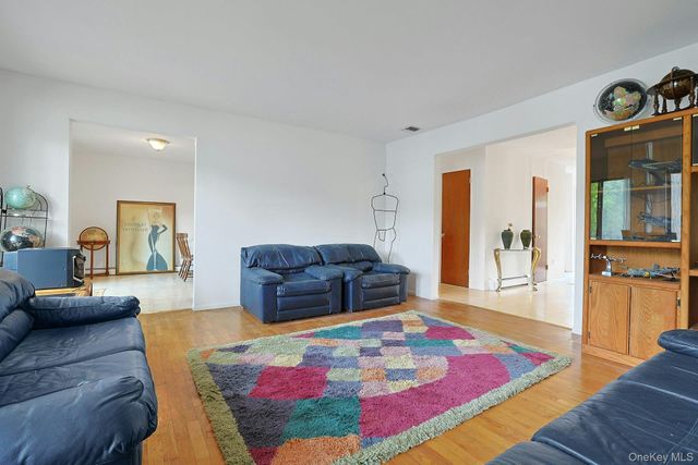 6 Gage Court, Tappan, NY 10983