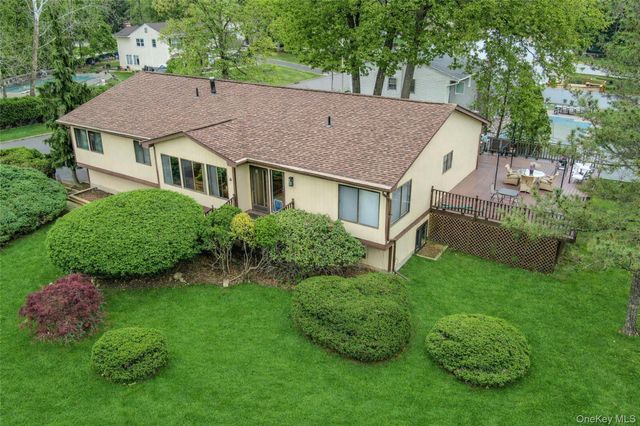 6 Gage Court, Tappan, NY 10983