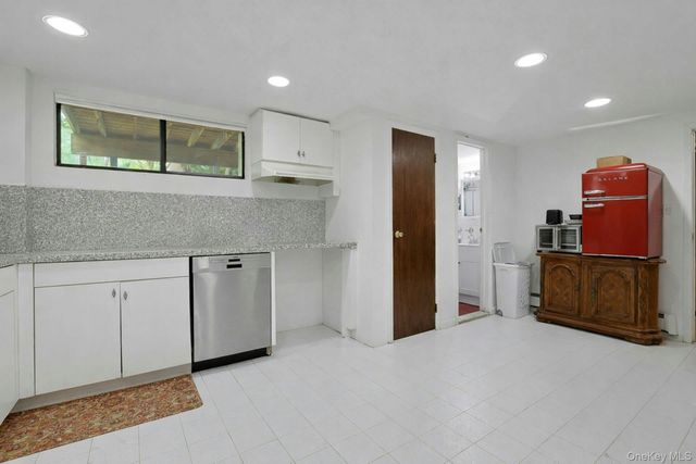 6 Gage Court, Tappan, NY 10983