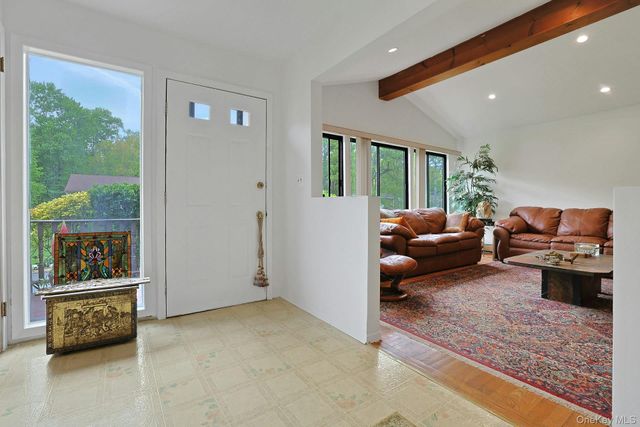 6 Gage Court, Tappan, NY 10983