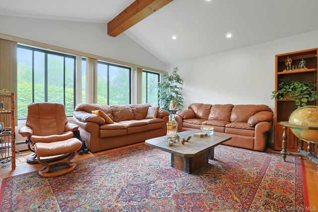 6 Gage Court, Tappan, NY 10983