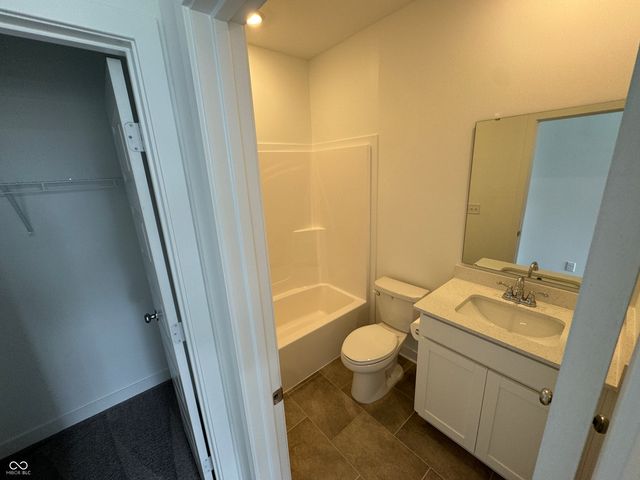 1124 Tansley Lane, Avon, IN 46123