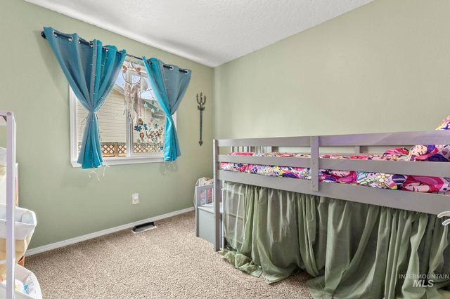 1026 W Edwards Ave, Nampa, ID 83686