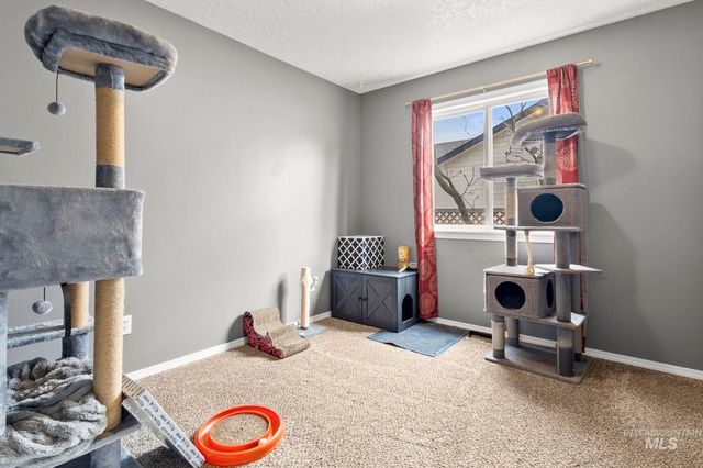 1026 W Edwards Ave, Nampa, ID 83686