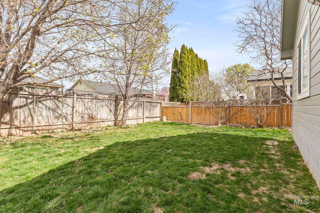 1026 W Edwards Ave, Nampa, ID 83686