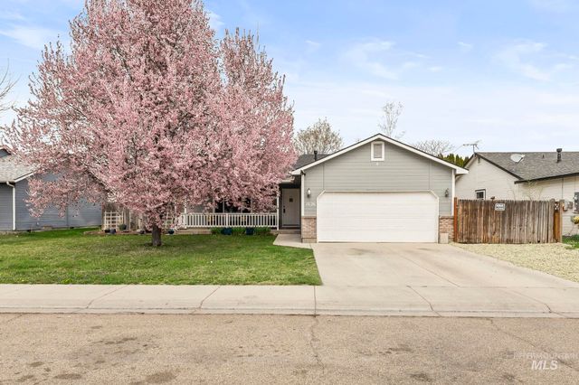 1026 W Edwards Ave, Nampa, ID 83686
