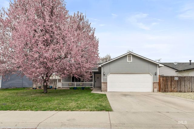 1026 W Edwards Ave, Nampa, ID 83686