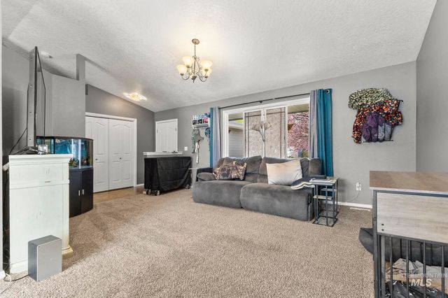 1026 W Edwards Ave, Nampa, ID 83686