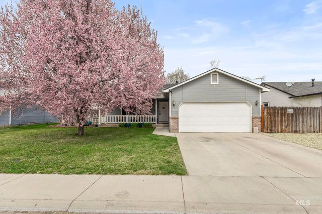 1026 W Edwards Ave, Nampa, ID 83686