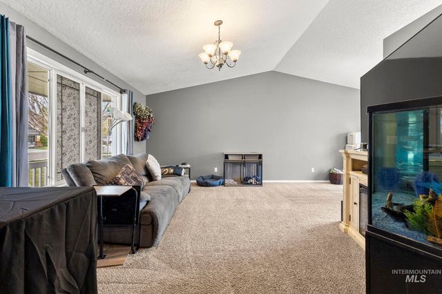 1026 W Edwards Ave, Nampa, ID 83686