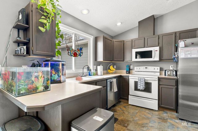 1026 W Edwards Ave, Nampa, ID 83686