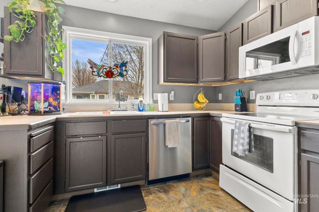 1026 W Edwards Ave, Nampa, ID 83686