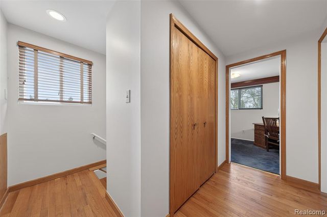 133 N Bywood Avenue, Clawson, MI 48017