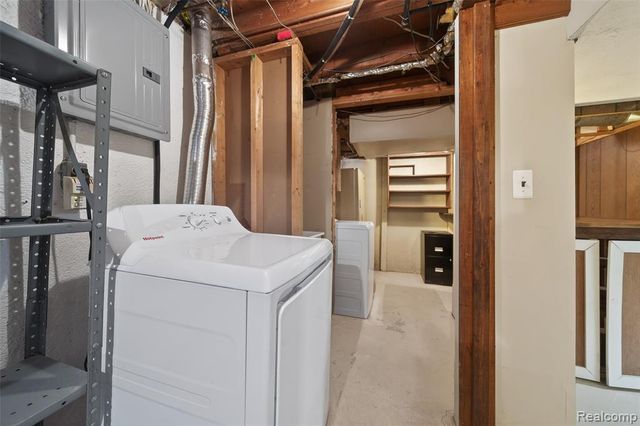 133 N Bywood Avenue, Clawson, MI 48017