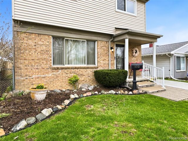 133 N Bywood Avenue, Clawson, MI 48017