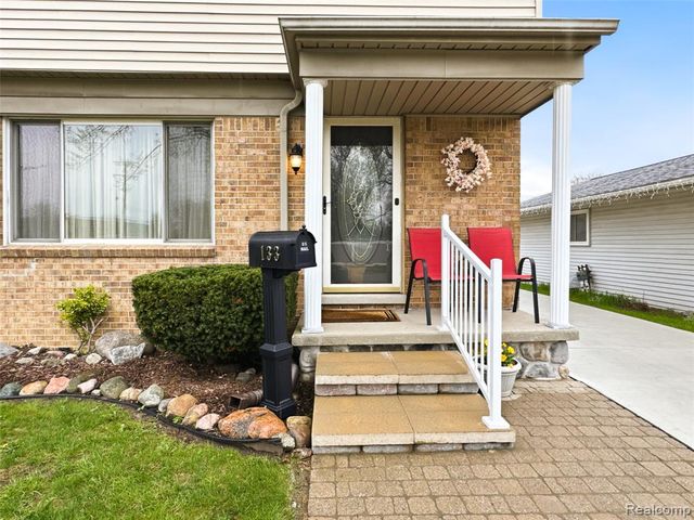 133 N Bywood Avenue, Clawson, MI 48017