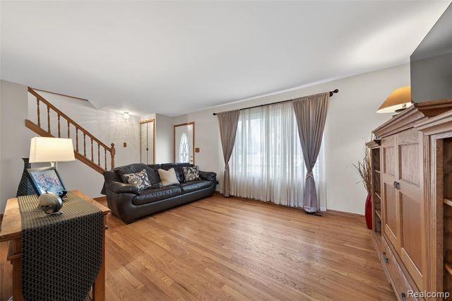 133 N Bywood Avenue, Clawson, MI 48017