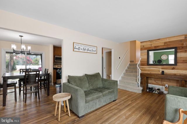 2433 OWEN DR, Wilmington, DE 19808