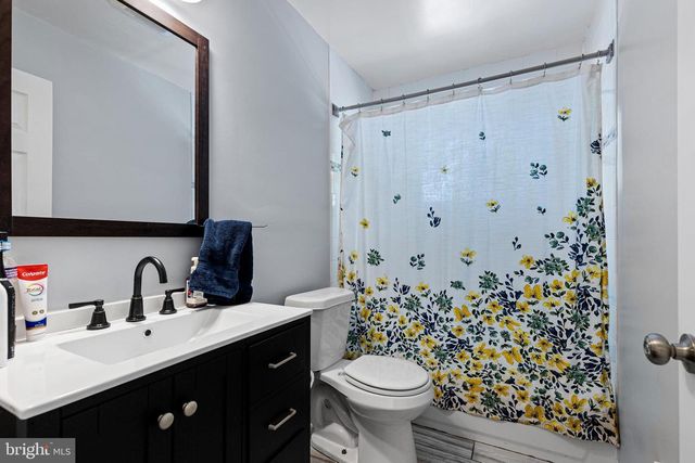 2433 OWEN DR, Wilmington, DE 19808