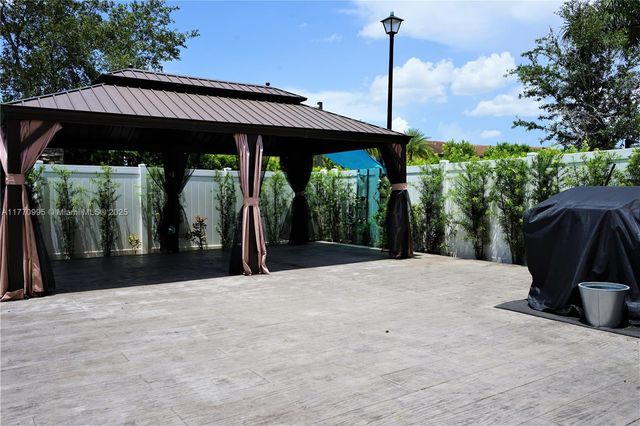 3365 W 91 Terr, Hialeah, FL 33018
