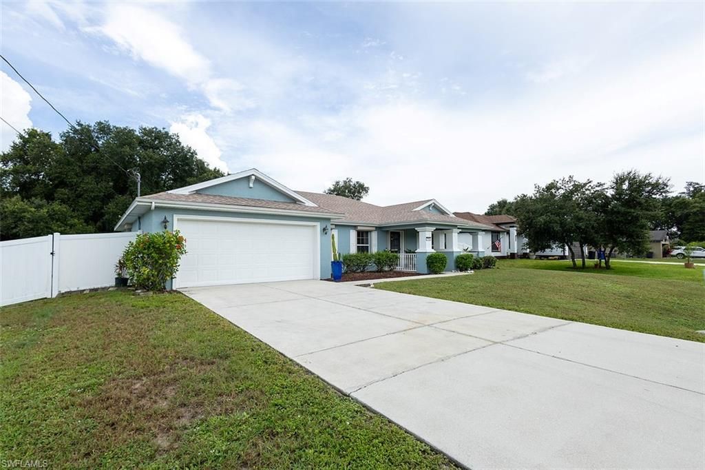 715 Zendor AVE, FORT MYERS, FL 33913 — photo 2