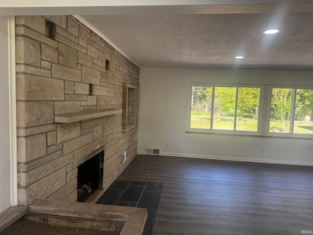 816 Ludwig Park Drive, Fort Wayne, IN 46825