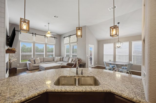 304 Vista Portola LOOP, Liberty Hill, TX 78642