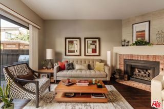 15023 Sherman Way E, Van Nuys, CA 91405