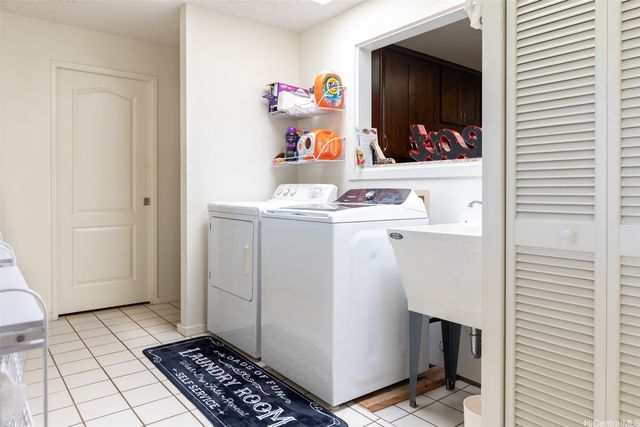 176 Kuulei Road, Kailua, HI 96734