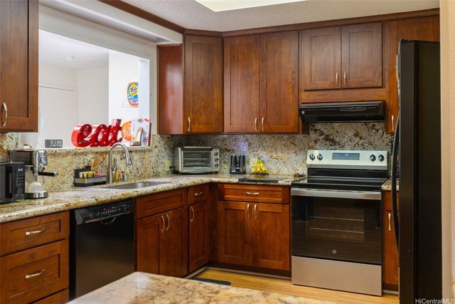 176 Kuulei Road, Kailua, HI 96734