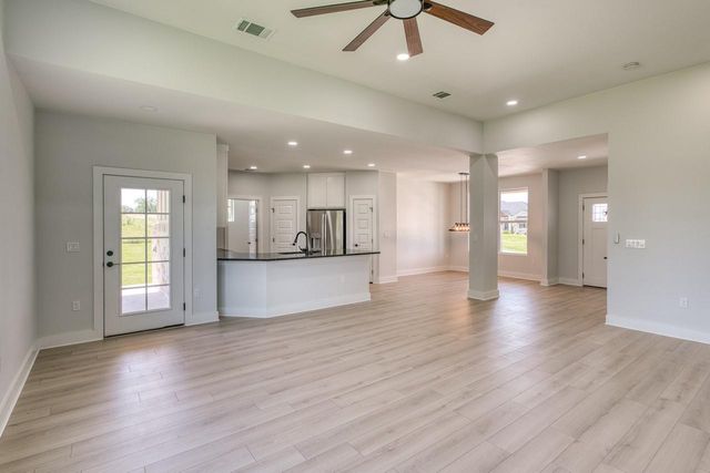 101 Olympia Hills CT, Kingsland, TX 78639