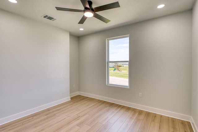 101 Olympia Hills CT, Kingsland, TX 78639