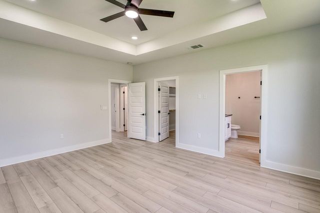 101 Olympia Hills CT, Kingsland, TX 78639