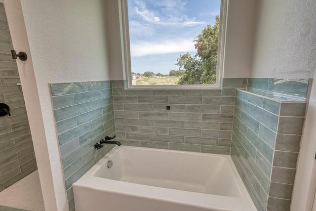 101 Olympia Hills CT, Kingsland, TX 78639