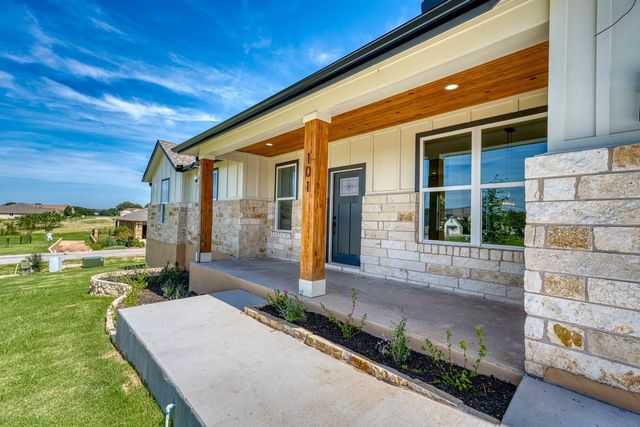 101 Olympia Hills CT, Kingsland, TX 78639