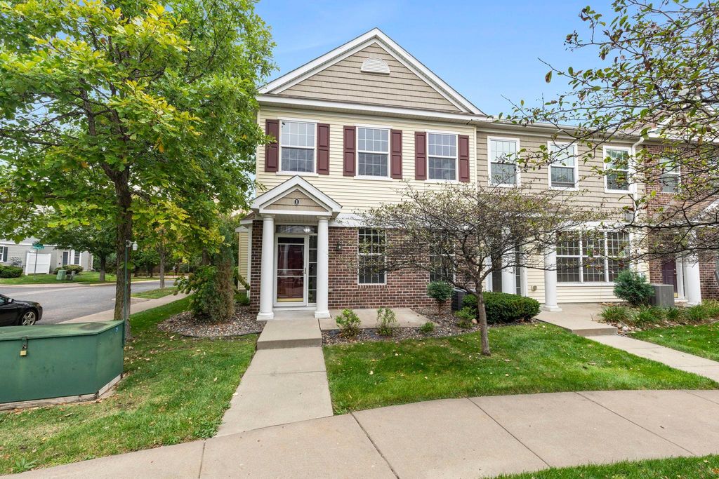 1626 Woodlynn Avenue 1, Maplewood, MN 55109 — exterior