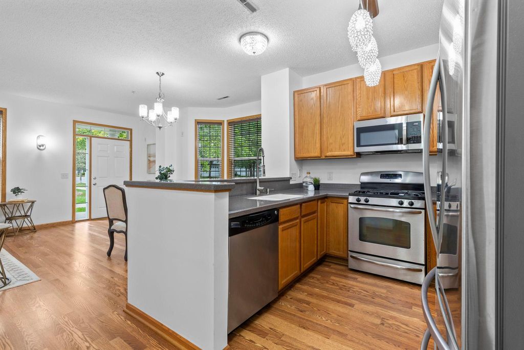 1626 Woodlynn Avenue 1, Maplewood, MN 55109 — photo 5