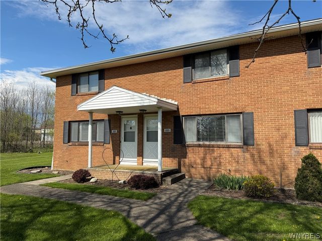 223 Greenmeadow Drive, West Seneca, NY 14224