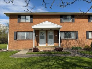 223 Greenmeadow Drive, West Seneca, NY 14224